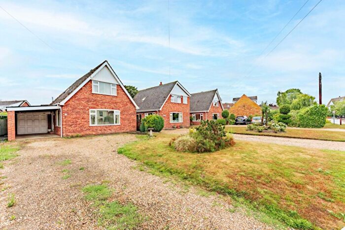 3 Bedroom Chalet For Sale In Mill Lane, Attleborough, NR17