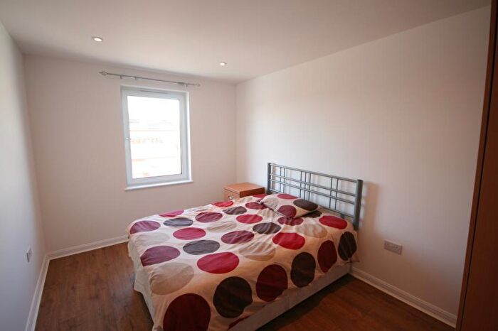 1 Bedroom Flat To Rent In West Central, Slough, SL2