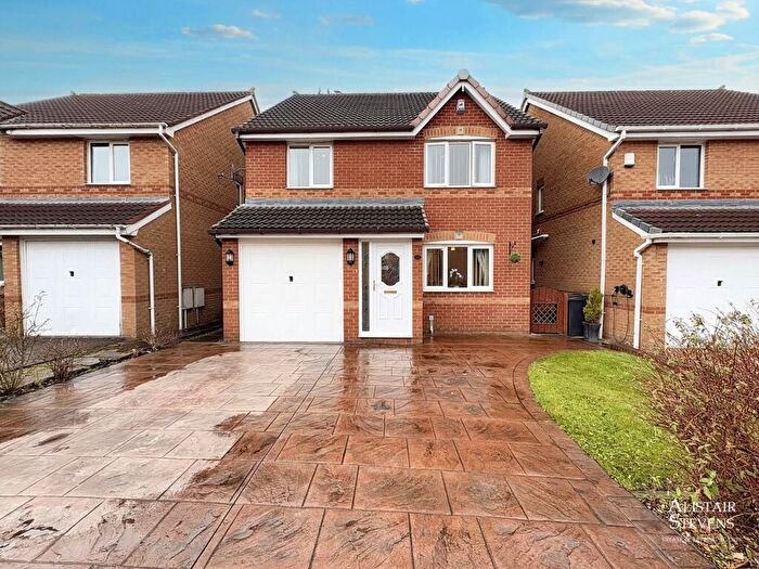 4 Bedroom Detached House For Sale In Luzley Brook Road, Royton, OL2