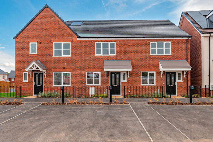 2 Bedroom Terraced House For Sale In Redwood Drive, Kenilworth, CV8