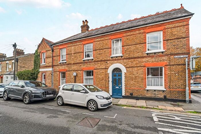3 Bedroom End Of Terrace House To Rent In Albany Road, Windsor, SL4