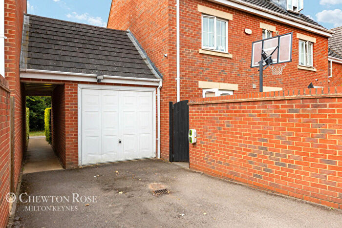 5 Bedroom Town House For Sale In Newport Road, Woburn Sands, MK17