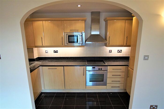 2 Bedroom Flat To Rent In Tower Point, Sydney Road, Enfield, EN2