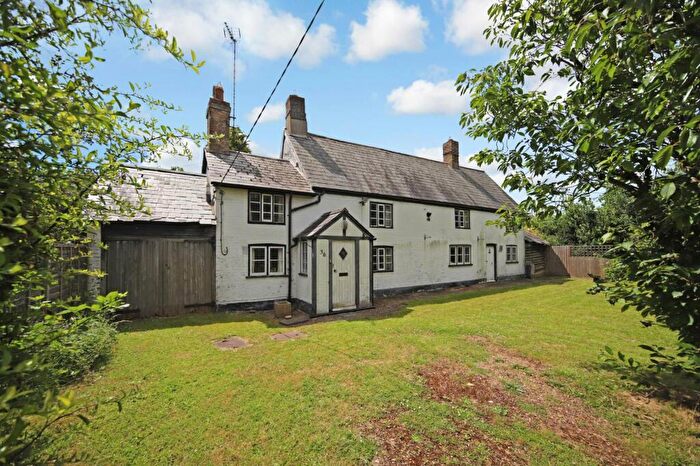 4 Bedroom Detached House For Sale In Wellhead Road, Totternhoe, LU6