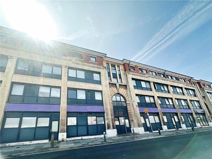 2 Bedroom Apartment For Sale In London Road, Portsmouth, Hampshire, PO2