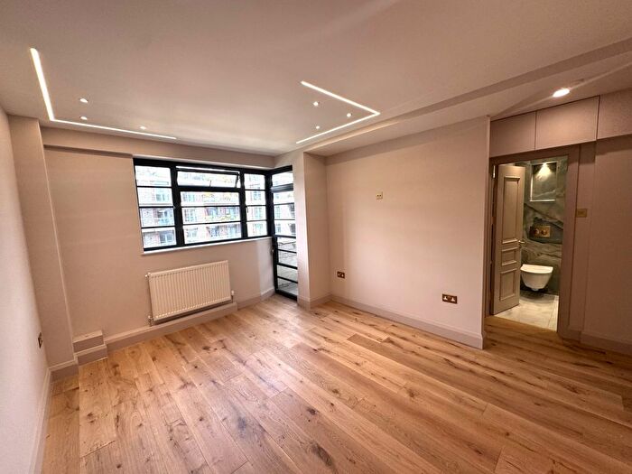 Studio To Rent In Nightingale Lane, London, SW4