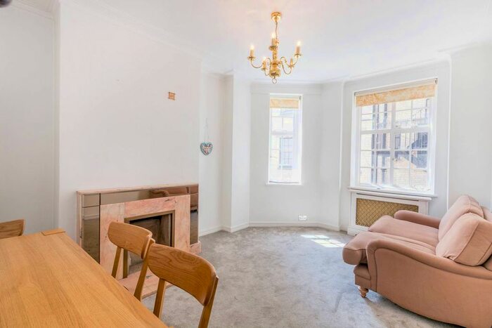 2 Bedroom Flat To Rent In Devonshire Street, Marylebone, London, W1W