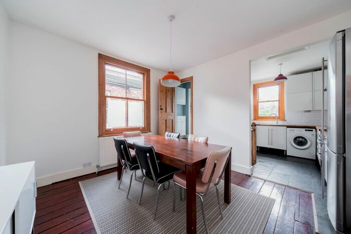 3 Bedroom Flat To Rent In Wotton Road, London, NW2