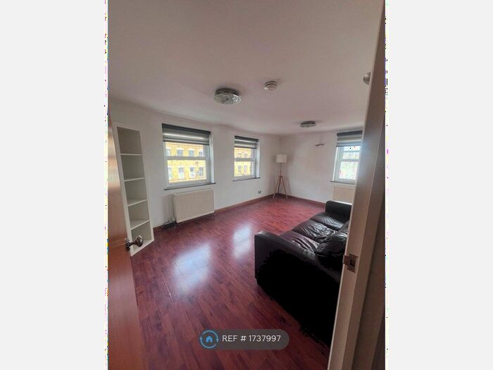 2 Bedroom Flat To Rent In Blackstock Road, London, N4