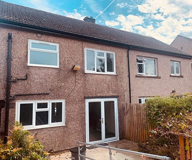 3 Bedroom Semi-Detached House For Sale In Rishworth Hall Close, Sowerby Bridge, HX6
