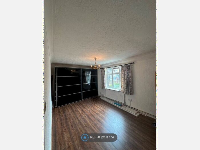 2 Bedroom Flat To Rent In Mayesbrook Road, Essex, IG3