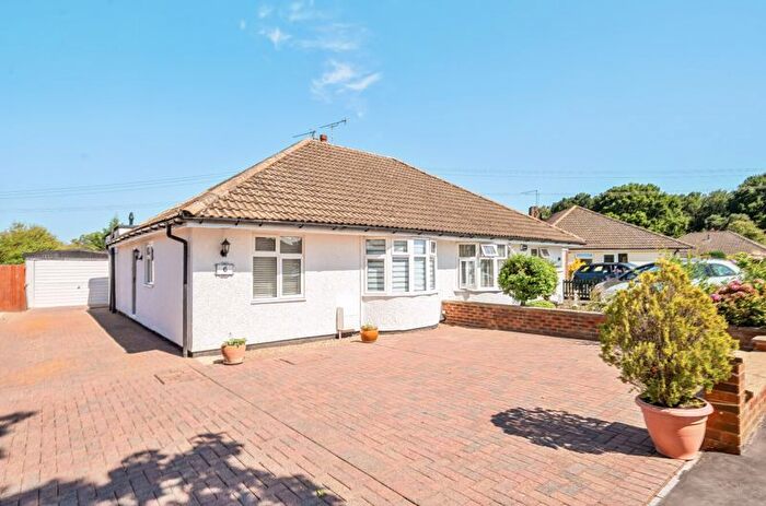 2 Bedroom Semi-Detached Bungalow For Sale In New Road, Paddock Wood, TN12