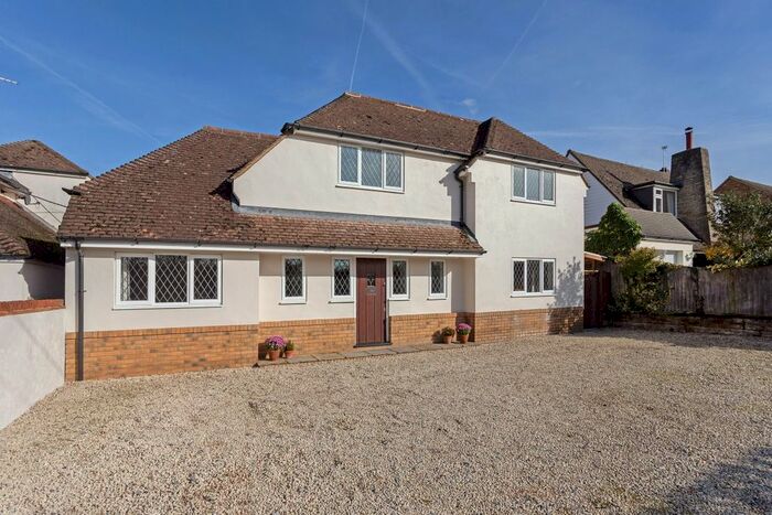 4 Bedroom Detached House To Rent In Roberts Lane, Chalfont St. Peter, Gerrards Cross, SL9
