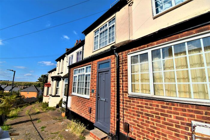 3 Bedroom Terraced House To Rent In Magpie Hall Road, Chatham, ME4
