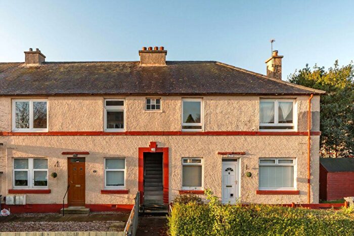 2 Bedroom Flat For Sale In / Woodhall Drive, Edinburgh, EH14