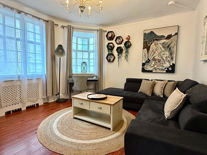 2 Bedroom Flat To Rent In Seymour Street, London, W1H