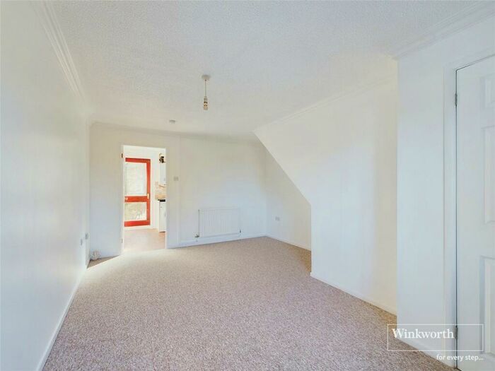 2 Bedroom End Of Terrace House To Rent In Thrush Close, Burghfield