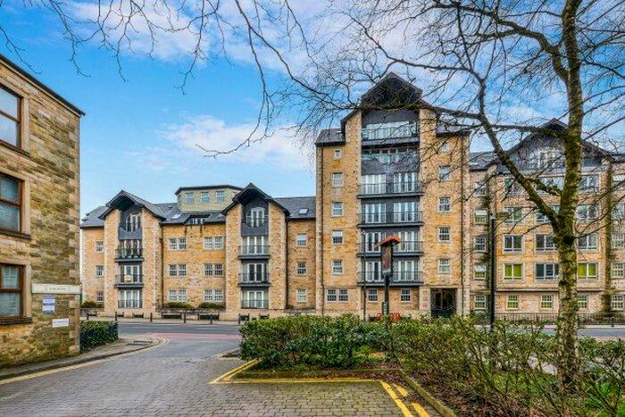 3 Bedroom Flat To Rent In Damside Street, Lancaster, LA1