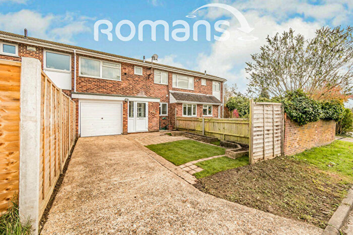 3 Bedroom Terraced House To Rent In Tenby Avenue, Caversham, RG4