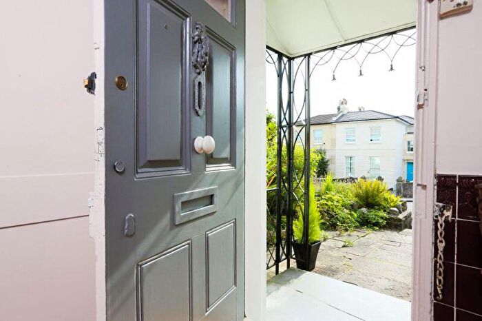 4 Bedroom Semi-Detached House For Sale In Clare Road | Cotham, BS6 - Photo 12