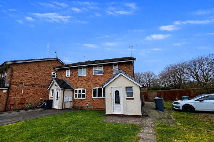 2 Bedroom Maisonette To Rent In Avebury Close, Nuneaton, CV11