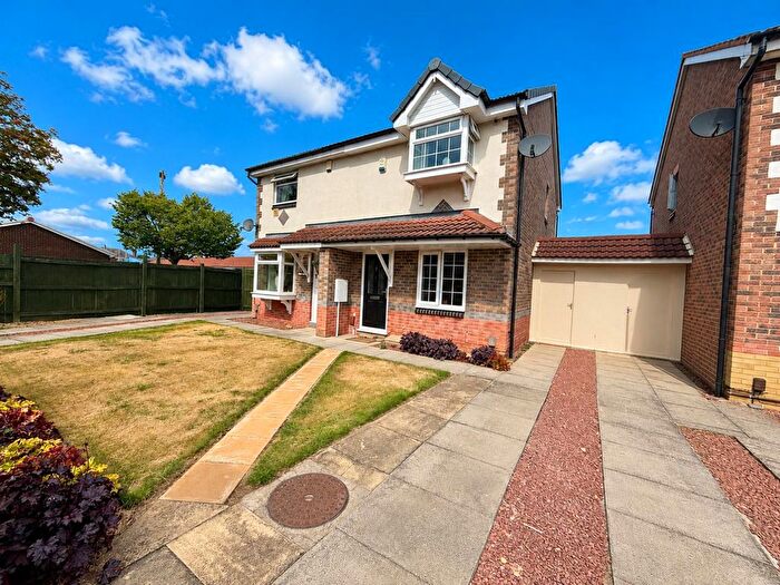 2 Bedroom Semi Detached House For Sale In Hanson Grove, Middlesbrough, TS3