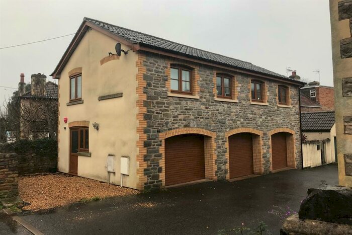 2 Bedroom Detached House To Rent In Bedroom Detached Coach House In Nippors Way, BS25