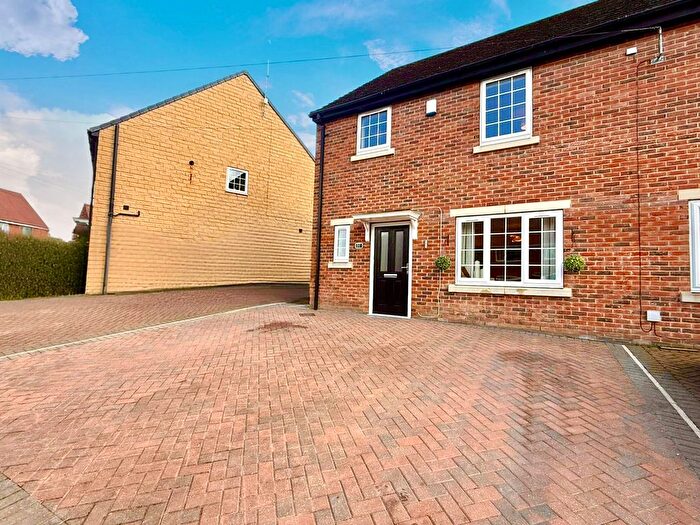 3 Bedroom Semi-Detached House For Sale In Park View, Brierley, Barnsley, S72