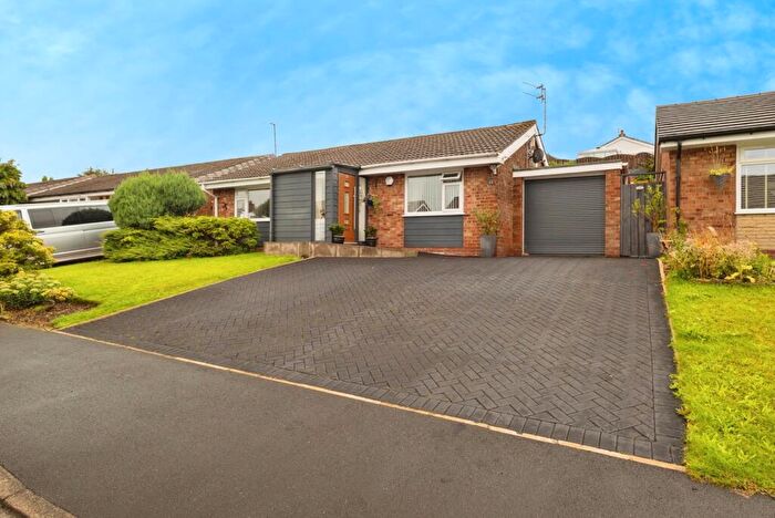 3 Bedroom Bungalow For Sale In Mayfair Close, Dukinfield, Greater Manchester, SK16