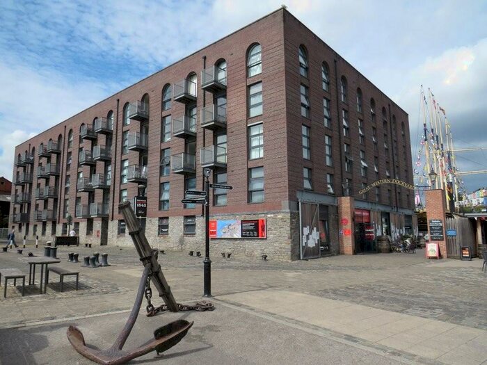 2 Bedroom Apartment To Rent In Harbourside, Steamship House, BS1