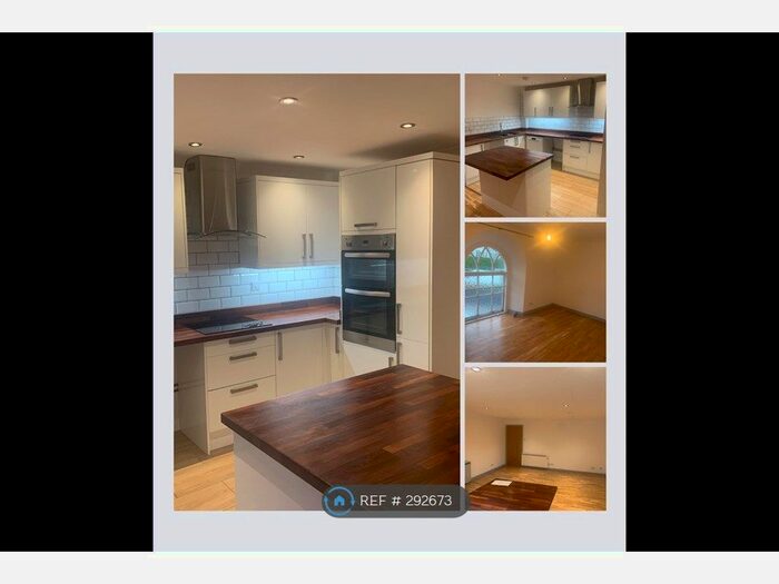 2 Bedroom Flat To Rent In Fore Street, Truro, TR4