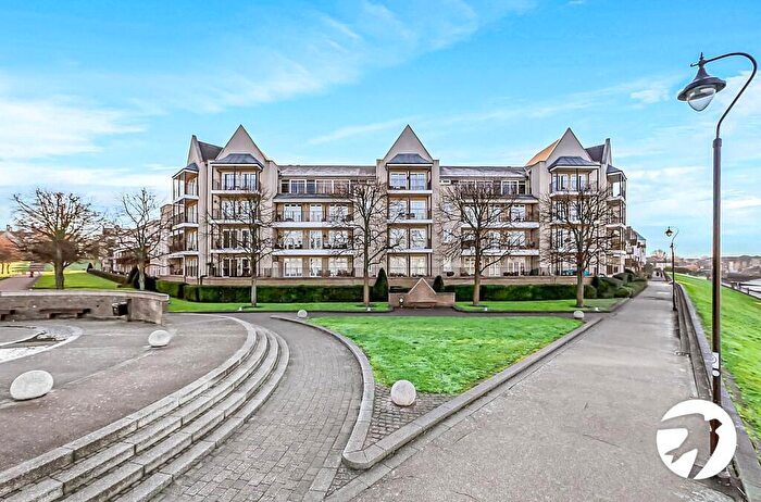 2 Bedroom Flat To Rent In The Boulevard, Greenhithe, Kent, DA9