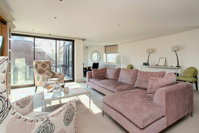 2 Bedroom Flat To Rent In Grosvenor Road, London, SW1V