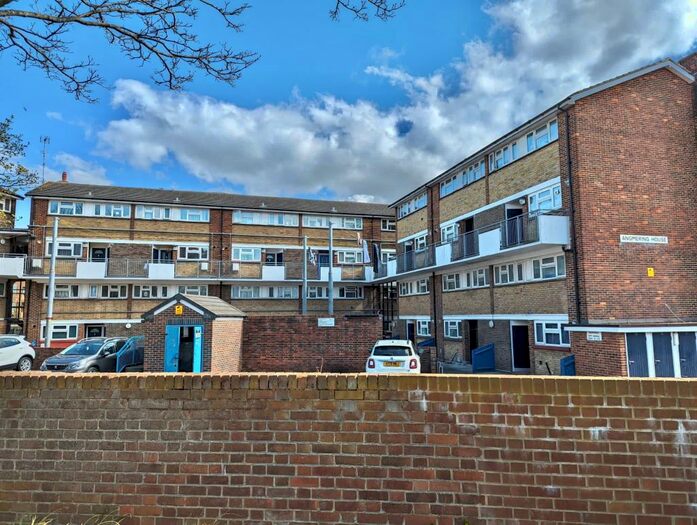 3 Bedroom Flat To Rent In Upper Arundel Street, Southsea, PO1