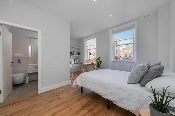 2 Bedroom Flat To Rent In Charlotte Place, Fitzrovia, W1T