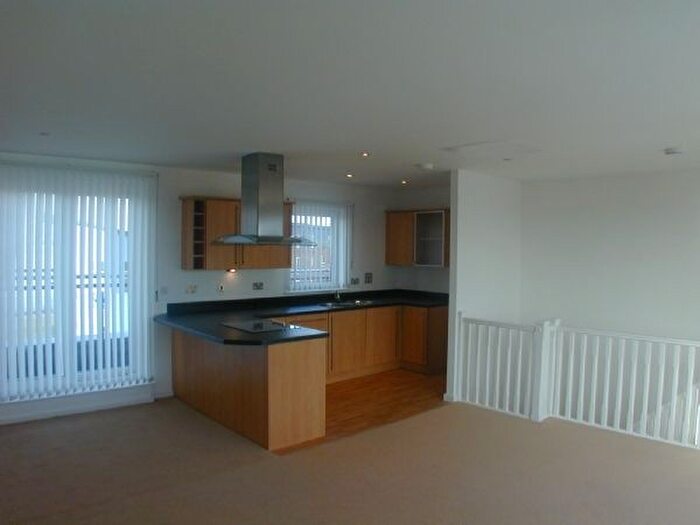 3 Bedroom Flat To Rent In Flat, Cwrt Naiad, Pentre Doc Y Gogledd, Llanelli, SA15
