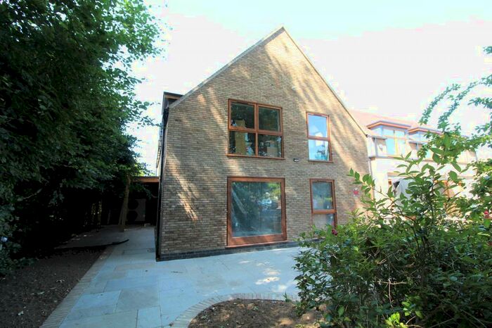 1 Bedroom Apartment To Rent In Highworth Avenue, Cambridge, CB4