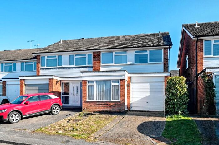 4 Bedroom Semi-Detached House For Sale In Riffhams Drive, Great Baddow, Chelmsford, CM2