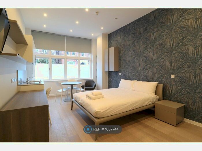 Studio To Rent In Lymington Road, London, NW6