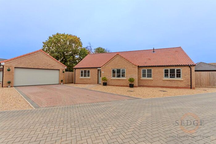3 Bedroom Detached Bungalow For Sale In Cedar Close, Quadring, PE11