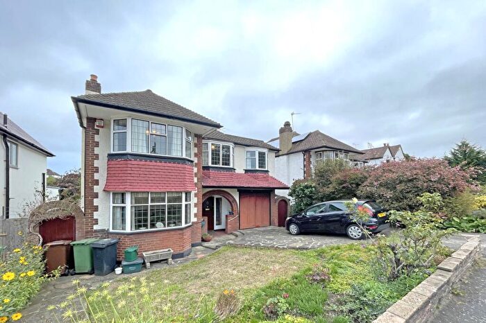 5 Bedroom Detached House For Sale In Nonsuch Walk, Cheam, SM2