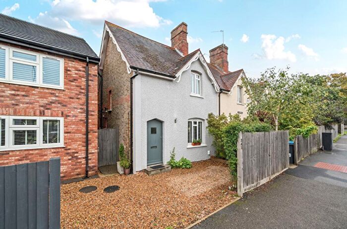 2 Bedroom End Of Terrace House For Sale In Limpsfield Road, South Croydon, Surrey, CR2
