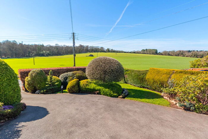 3 Bedroom Detached Bungalow For Sale In Flax Bourton Road, Failand, BS8
