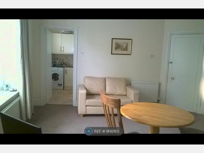 Studio To Rent In Rupert Road, London, W4