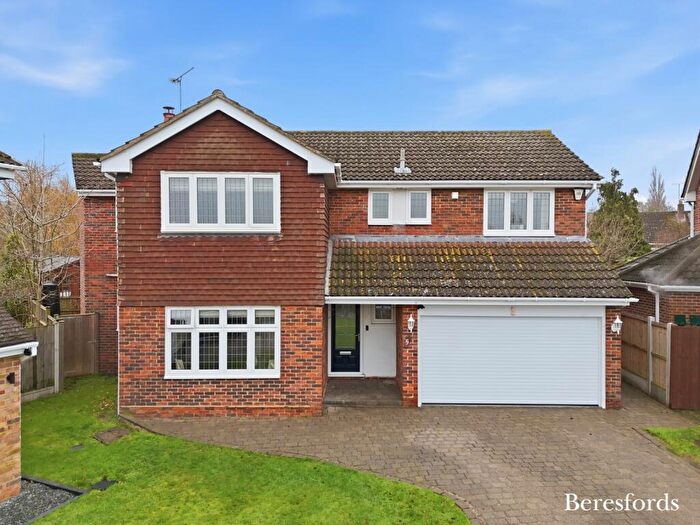 4 Bedroom Detached House For Sale In Courtlands, Billericay, CM12