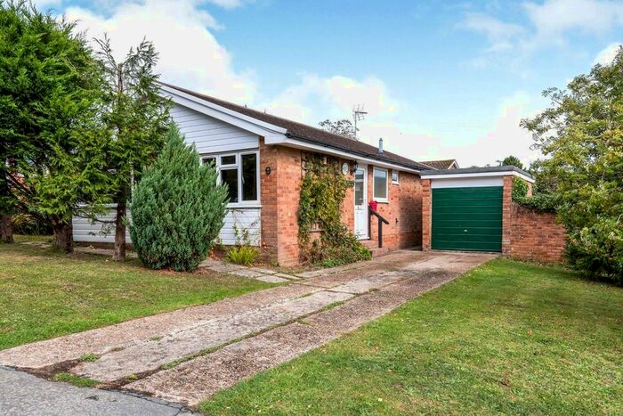 3 Bedroom Bungalow For Sale In Beckets Way, Framfield, Uckfield, TN22