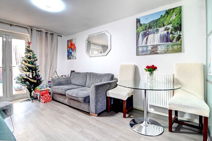 2 Bedroom Terraced House For Sale In Englefield Way, Basingstoke, RG24