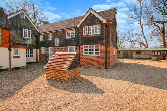 1 Bedroom Flat To Rent In Newstead Estates, Rectory Lane, RH11