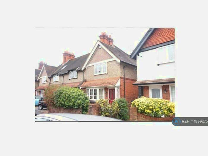 2 Bedroom Semi-Detached House To Rent In Portlock Road, Maidenhead, SL6