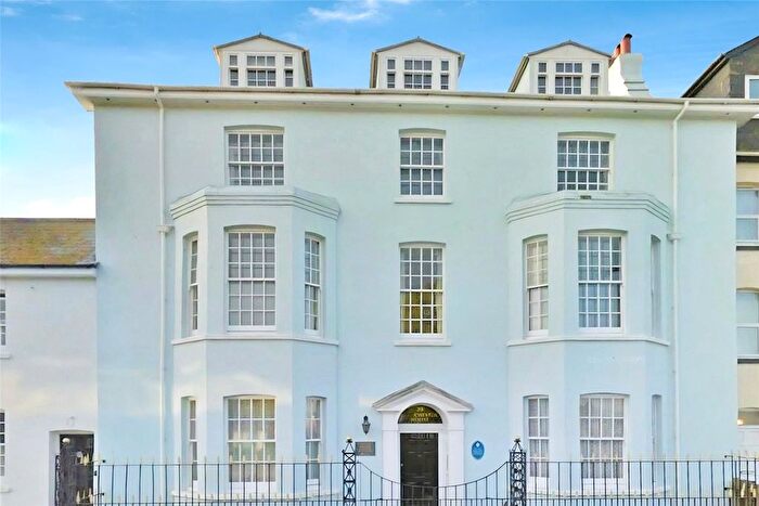 1 Bedroom Flat To Rent In Imperial Road, Exmouth, Devon, EX8